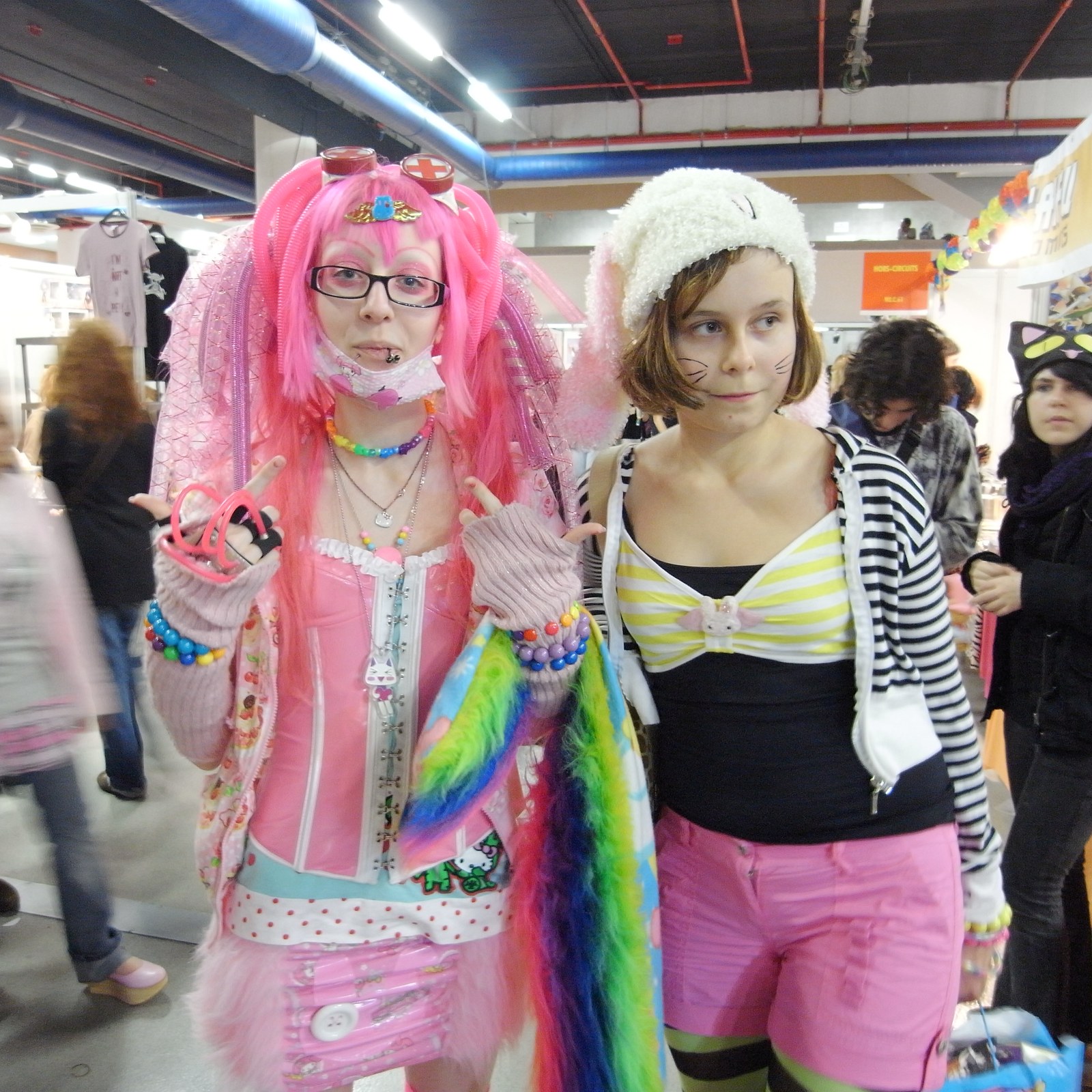 会場のコスプレの来場者