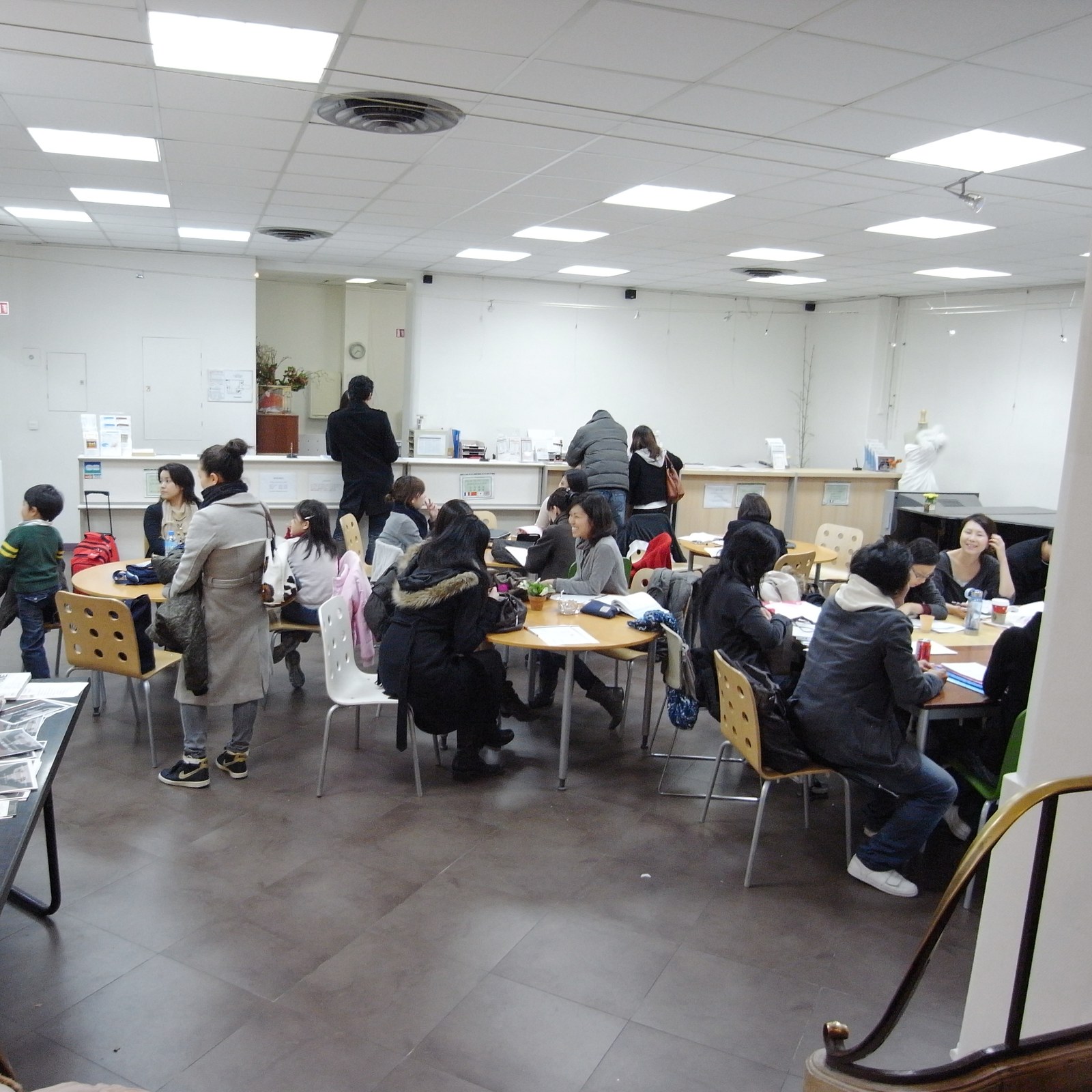 アジア言語の語学学校での訪問